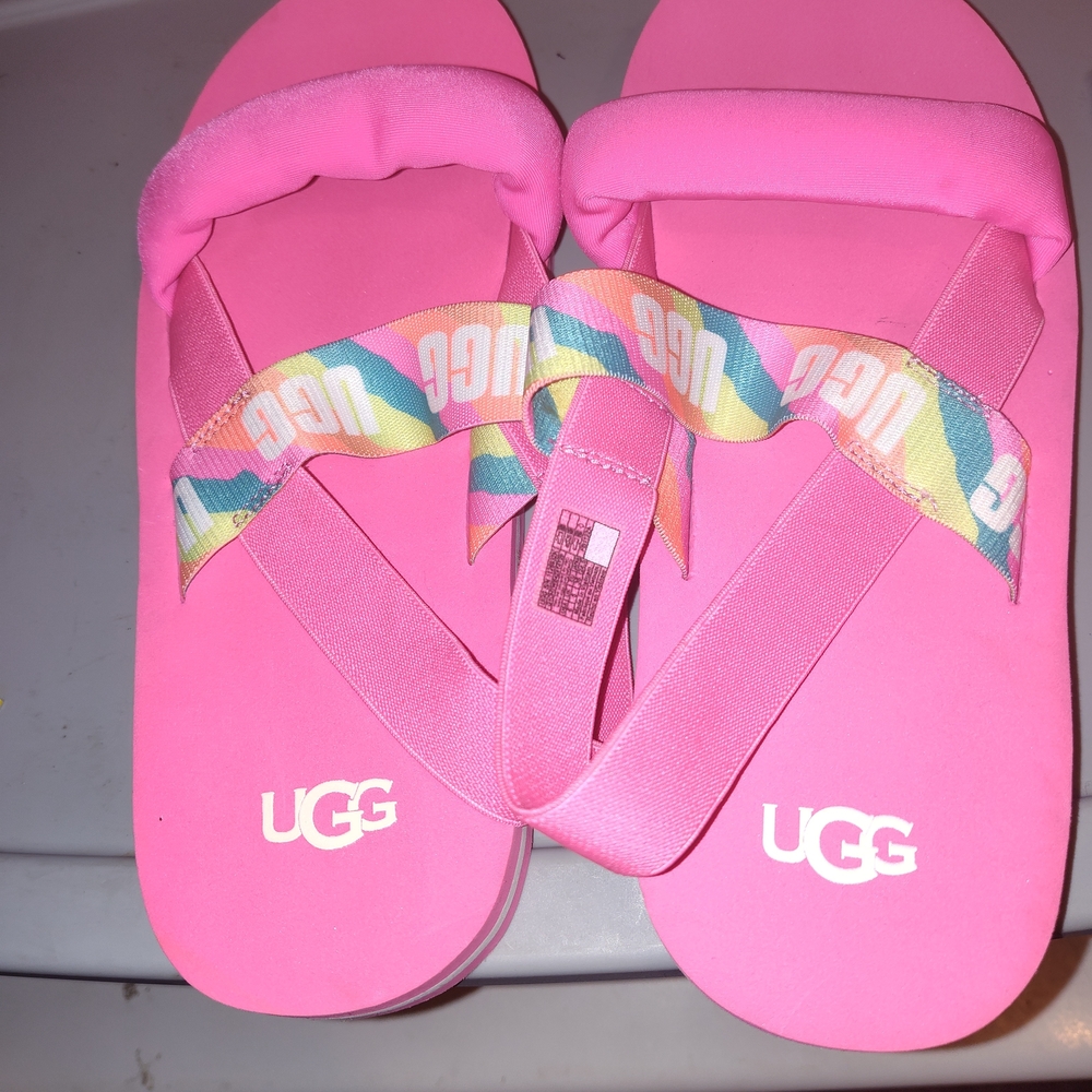 UGG Kids Vibrant Pink Flip Flops